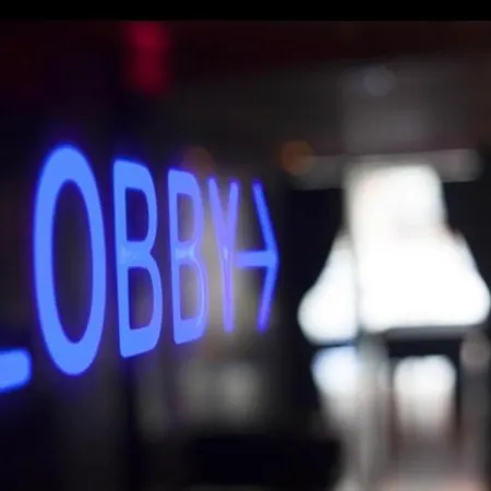 Hanza Tower White 24 Pool & Jacuzzi Apartment